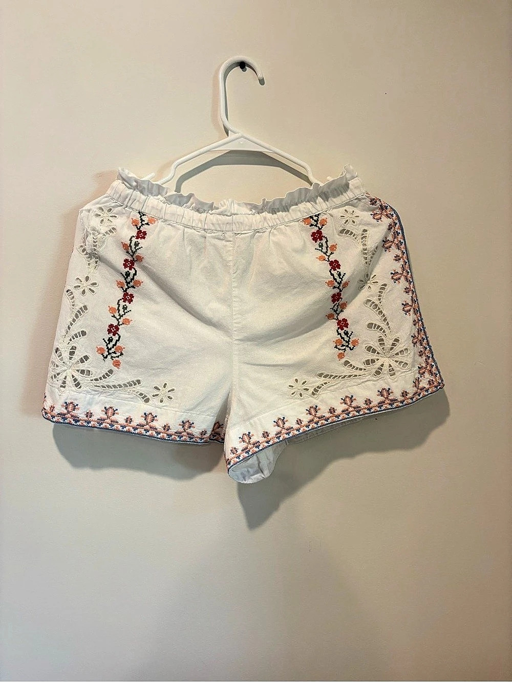 Sezane Math Shorts Embroidered Floral White & Blue Size 36 - Picture 2 of 4